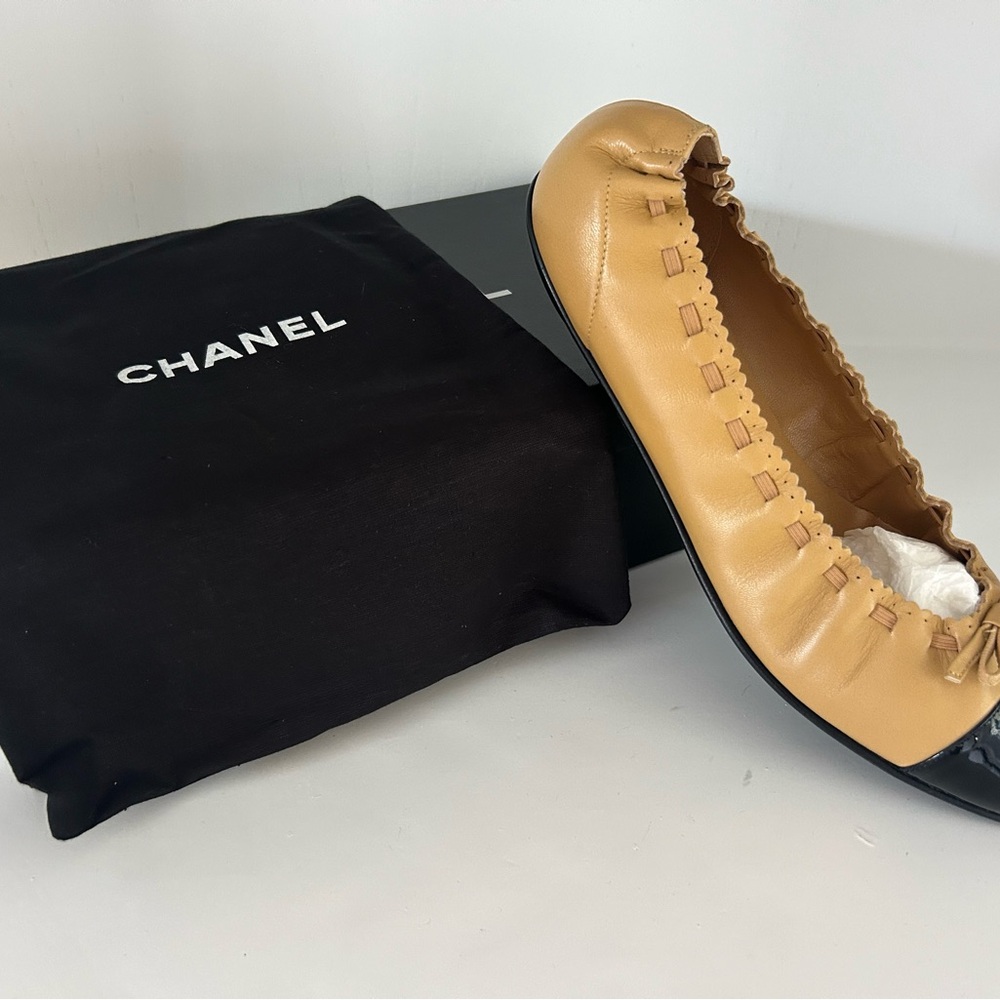 New Chanel flats - Picture 2 of 4